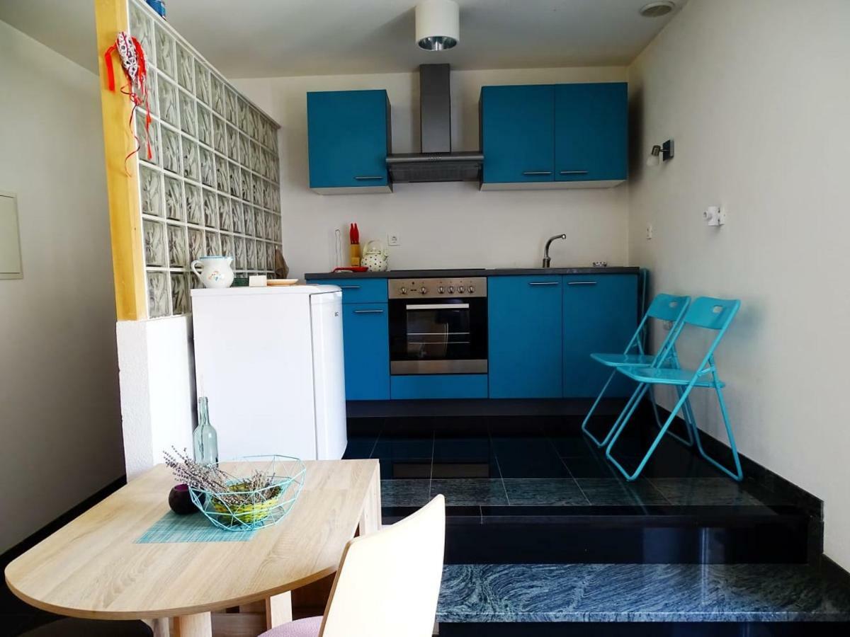 Apartment Naita Sinj Exterior foto
