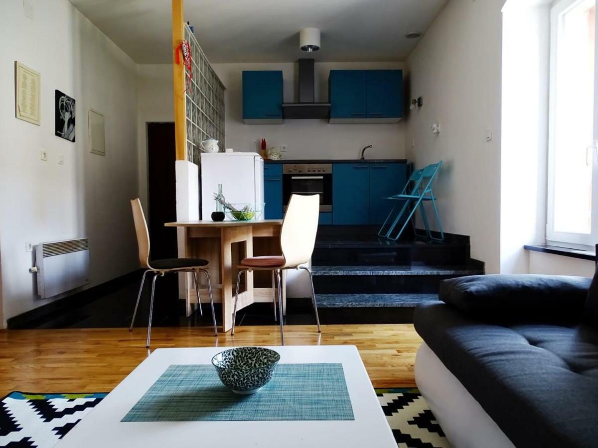 Apartment Naita Sinj Exterior foto