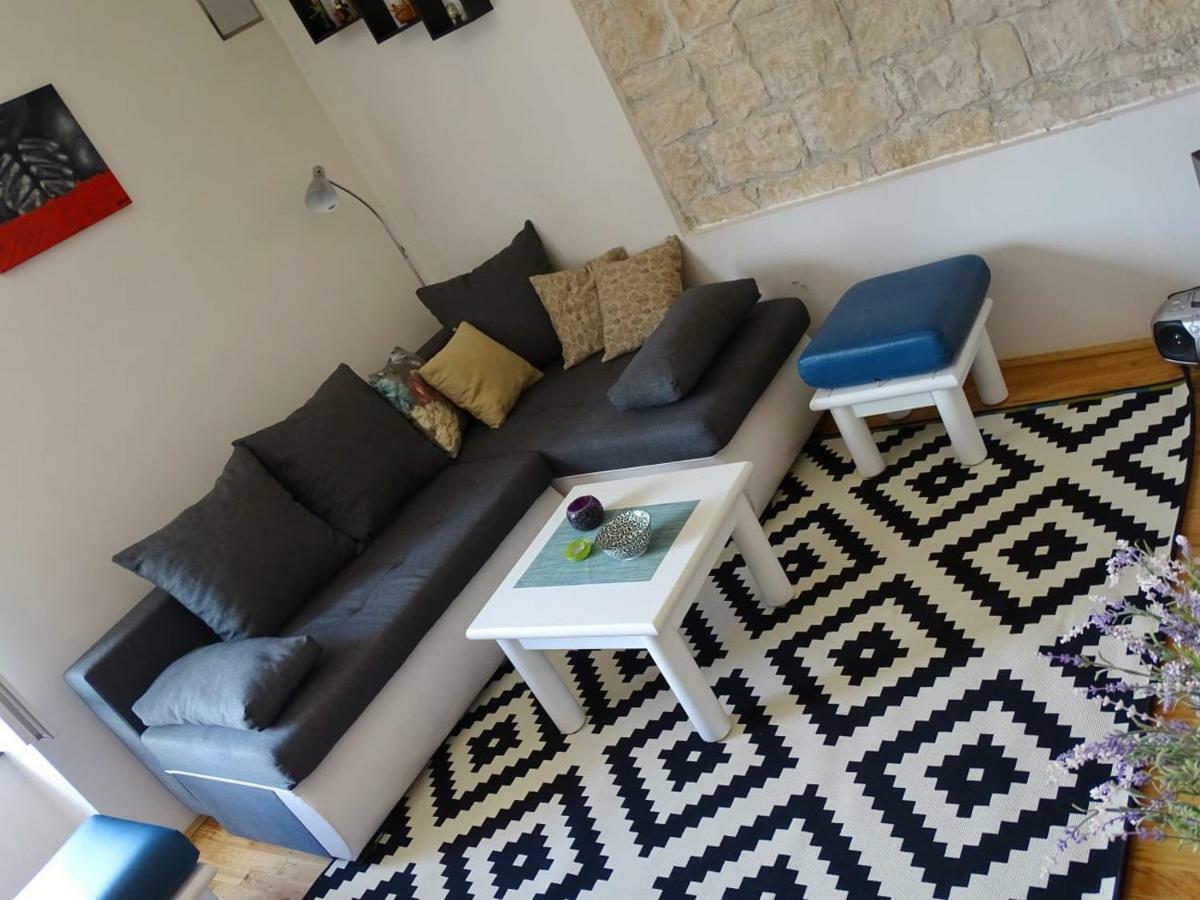 Apartment Naita Sinj Exterior foto